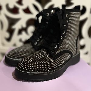 Madden Girl Kurrt-R Black Boots